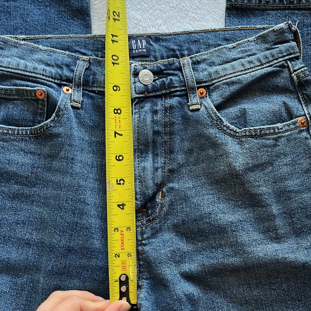 GAP women’s girlfriend jeans - Picture 4 of 6